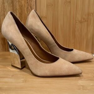Halston beige suede pump with a silver metallic hee  size 6.5